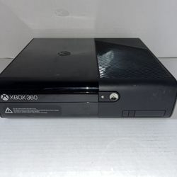 Xbox 360 E With Kinect, Power Chord, Controller, And Game 