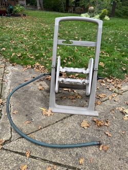 Suncast rolling hose reel cart