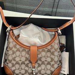  Coach Hamptons Hobo Bag