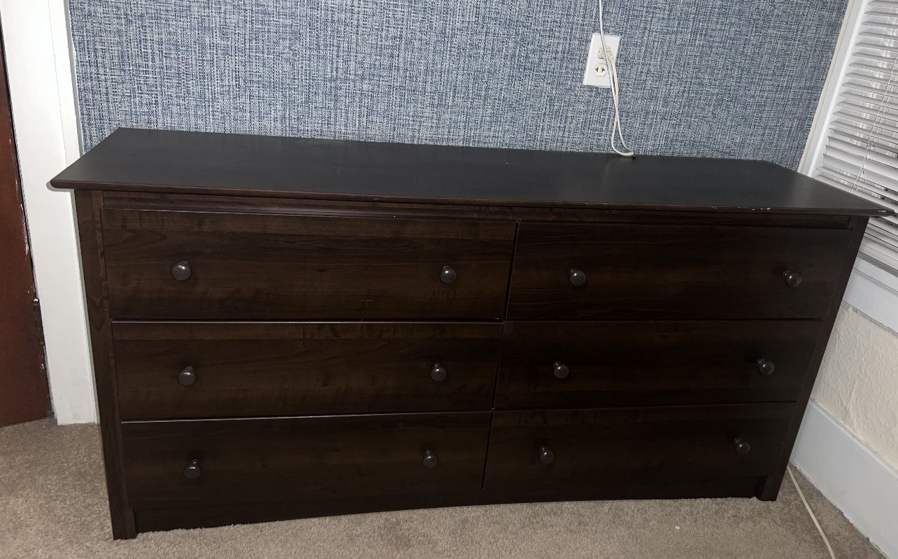 Like-new Dresser