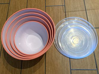 Four Mixing Bowls With Lids