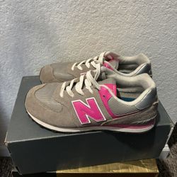 New Balance Youth Size 5
