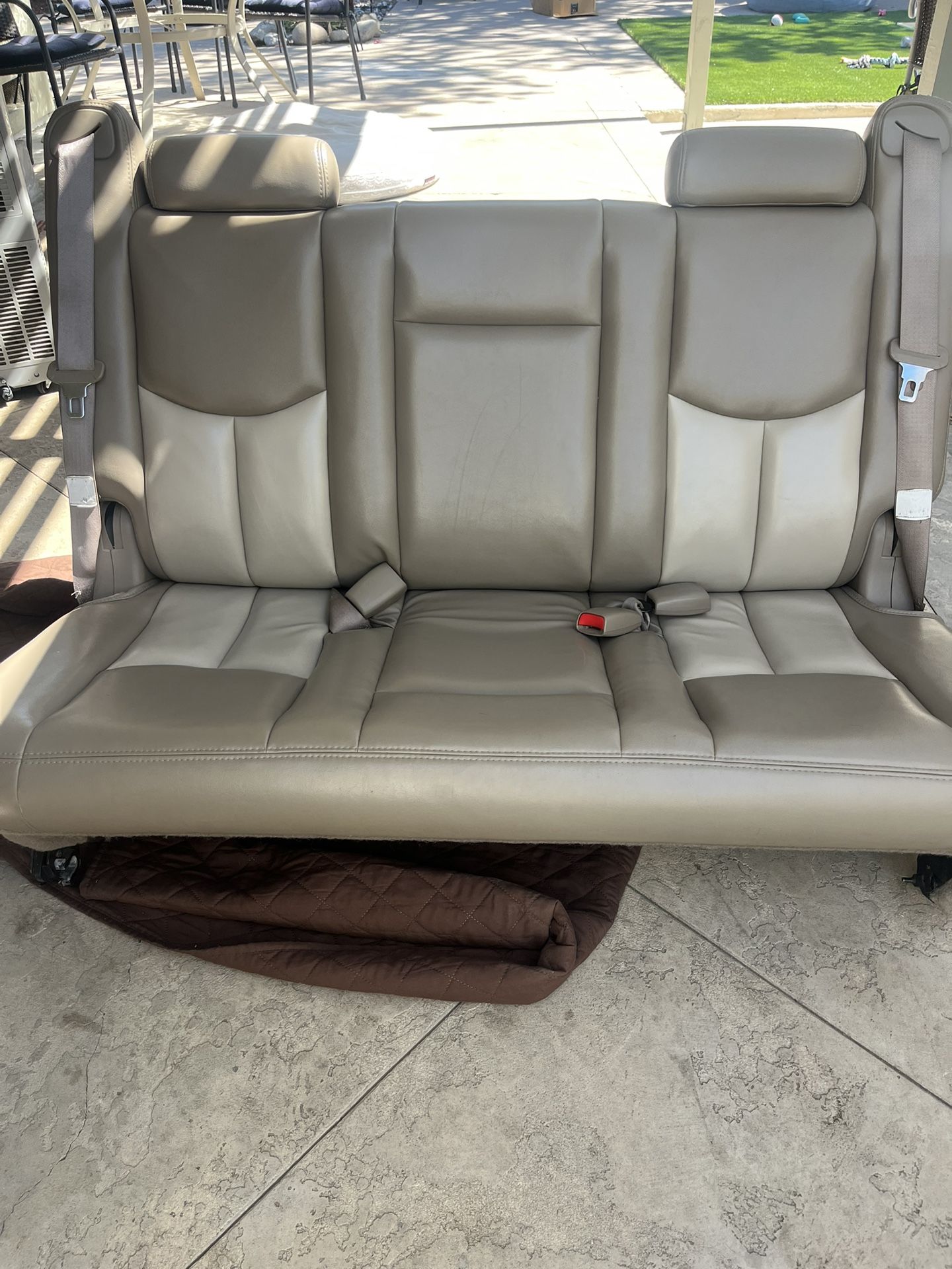 Denali/Yukon XL Third Row Seat From 2000-2006