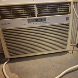 Window AC Unit