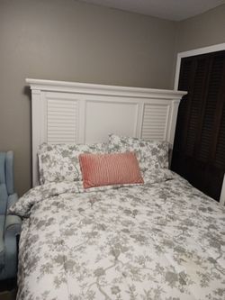 Beautiful Queen Bedroom Furniture