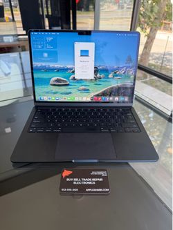 Apple 13” MacBook Air M2 Chip 16GB Ram 512SSD! 90 day warranty! We offer financing!