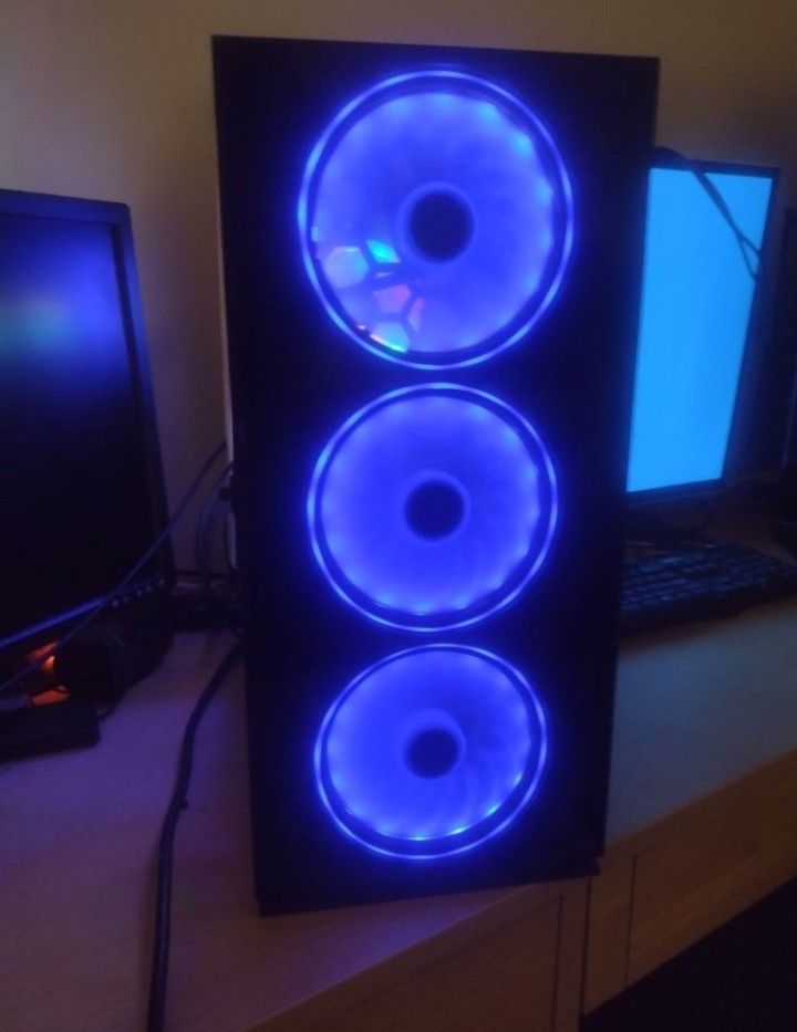 Desktop PC With Monitor, RGB, Windows 10 Pro, Fast