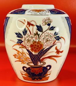 Vintage Japanese Gold Imari Temple Vase