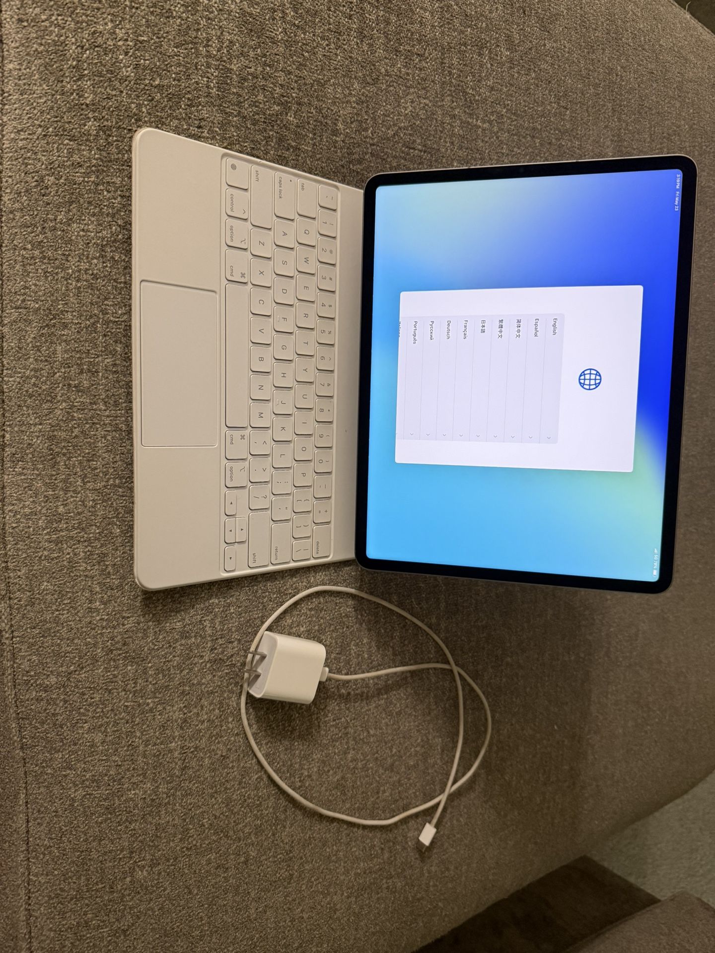 iPad Pro 2022 With Magic Keyboard