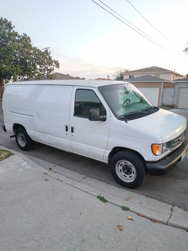 2006 Ford Econoline E150 CARGO VAN