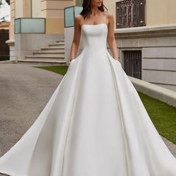 *Never Worn* Pronovias Jory (size 4) Wedding Dress