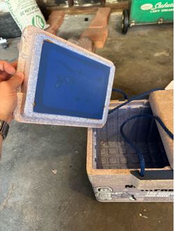 Vintage iceless cooler