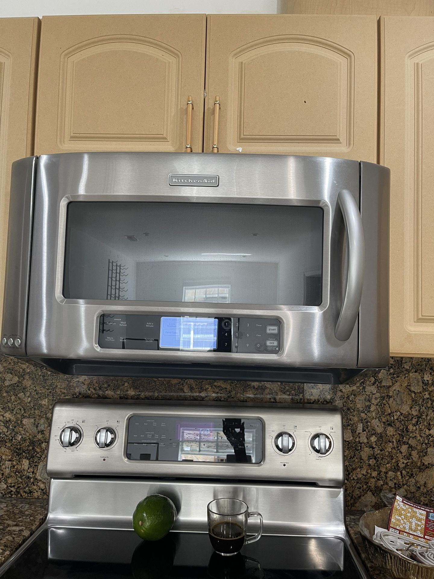 Kitchen Aid Microwave And Extractor