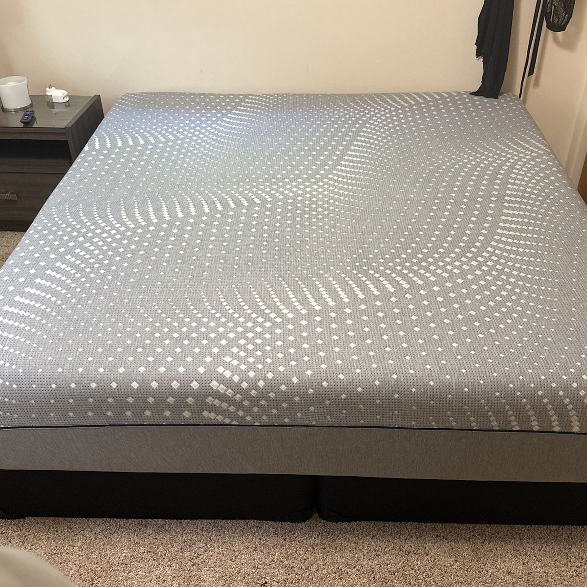 Brand New King Bed With Boxsprings