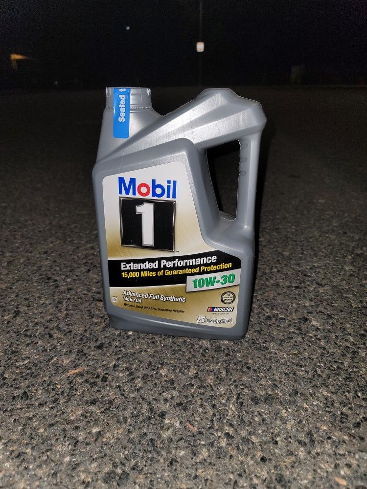Mobil 1 Extended Performance 10W-30 Synthetic Oil (6 Total)