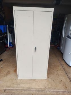 Metal cabinet