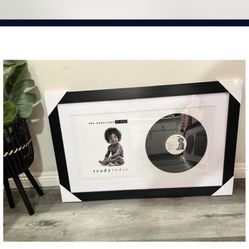 BIGGIE SMALLS FRAMED VINYL READY TO DIE