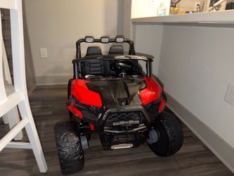 12V Ride-On Toy Car for Kids – 2 Seater – Excellent Condition