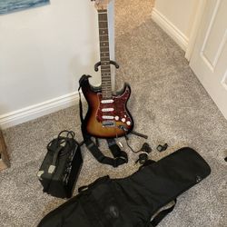 Fender Squire Stratocaster Electric Guitar w/ FENDER SP 10 Amp