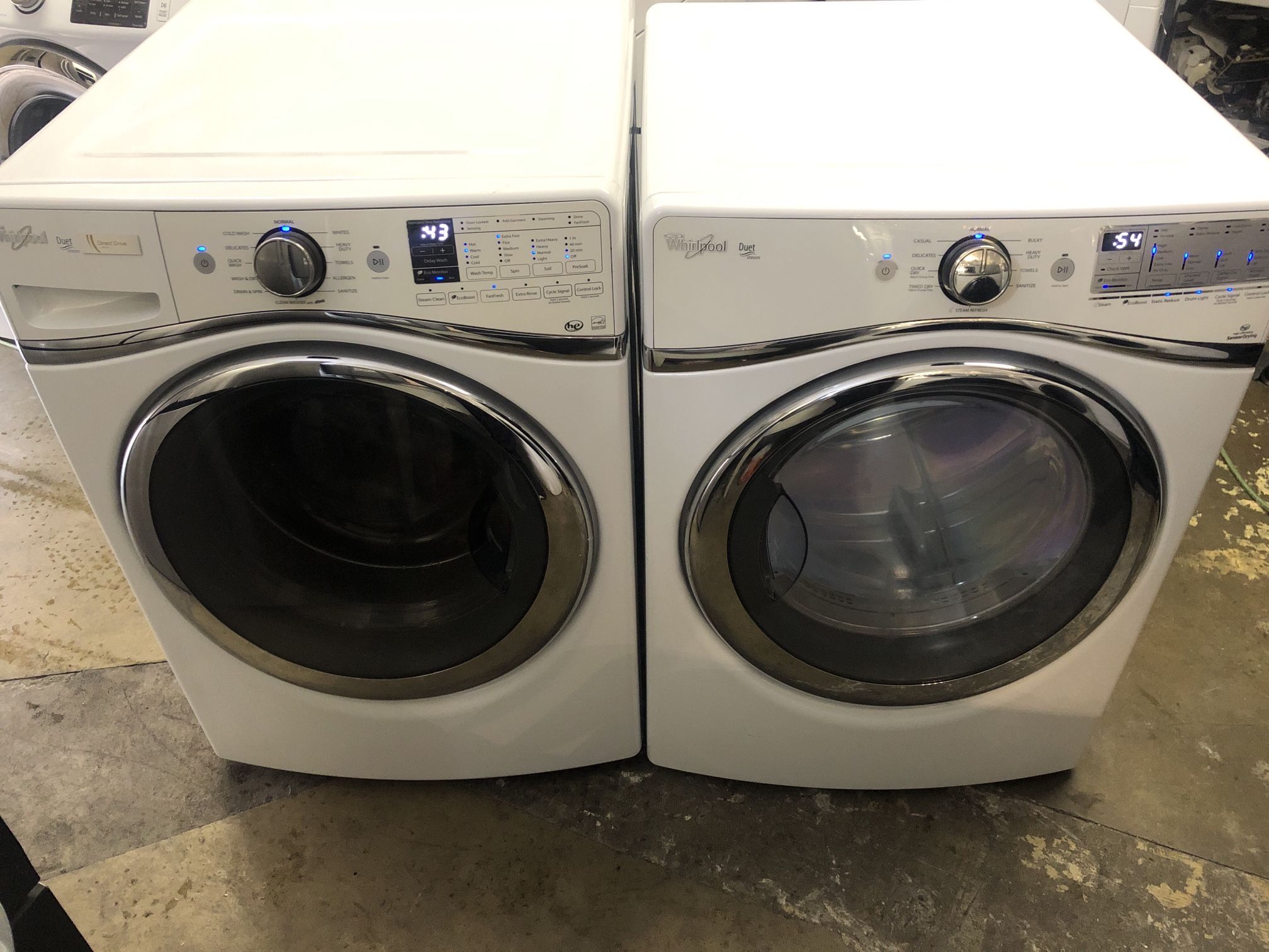 Whirlpool Washer and Gas Dryer Set