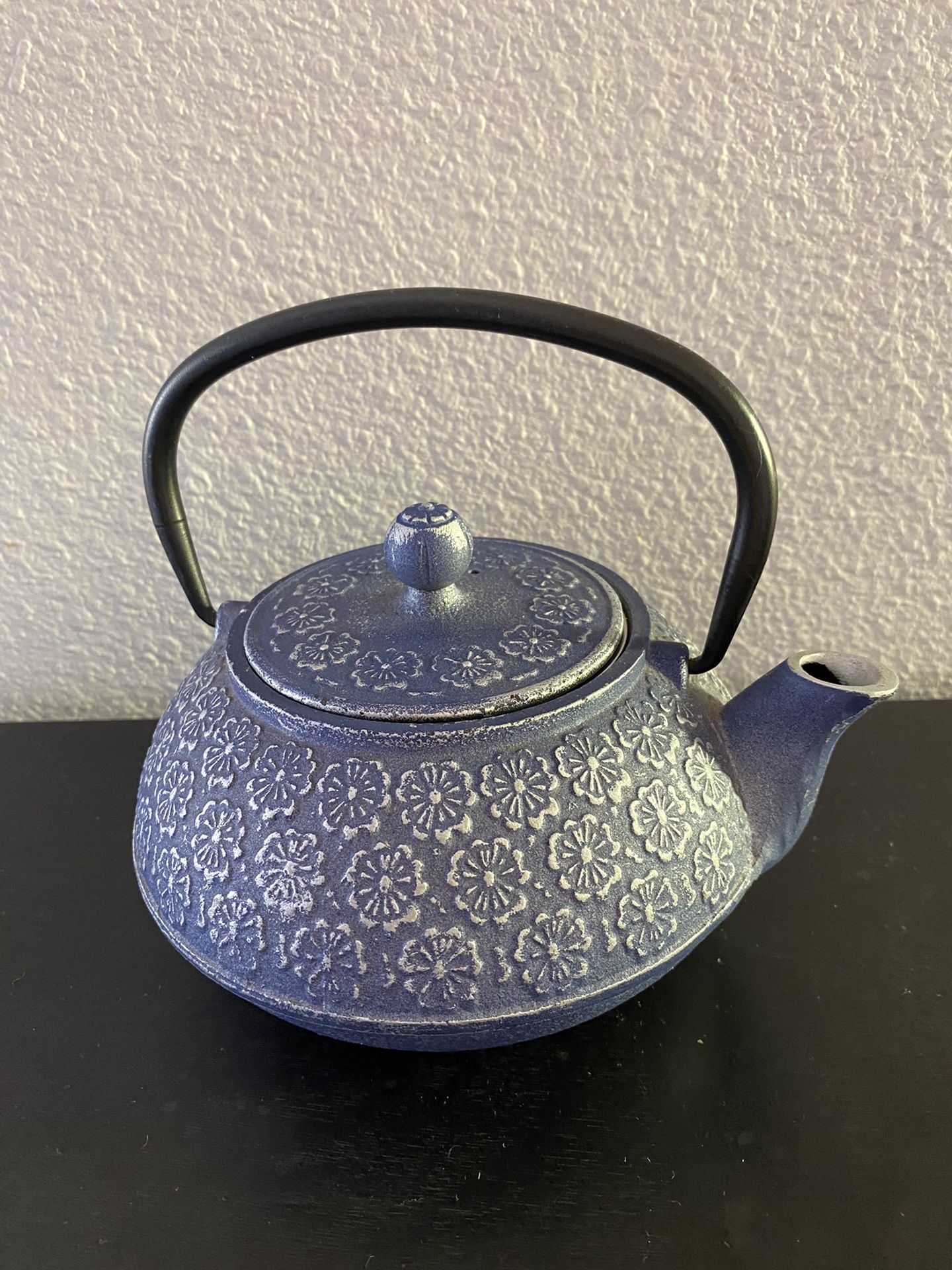 Heavy tea pot