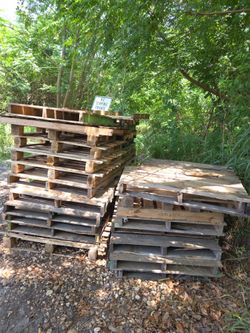 Wood pallet