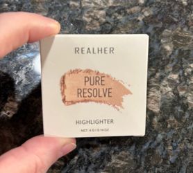 NEW REALHER PURE RESOLVE HIGHLIGHTER CHAMPAGNE FULL SIZE $7!!