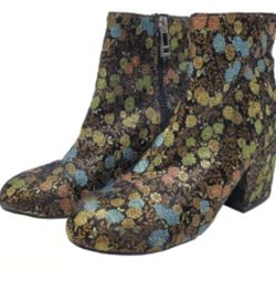 CHARLES by Charles David Quincey Suede Booties - Slate Gray (Size 6.5M)