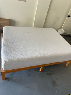 Full size bed