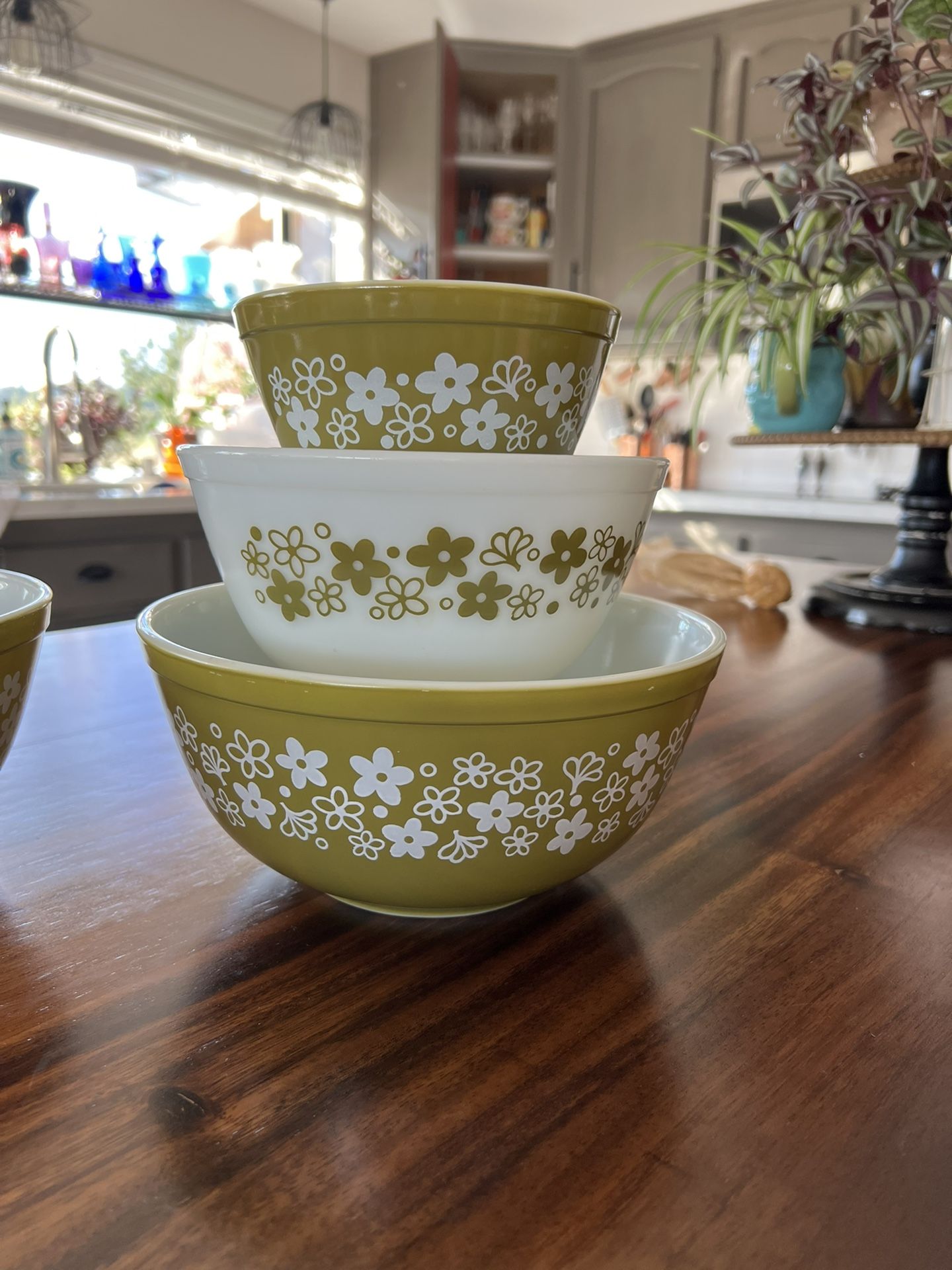 Vintage Set Of 3 Spring Blossom Pyrex Crazy Daisy Mixing Bowls