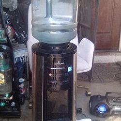 !! Water Dispenser Hot/Cold Both Work 