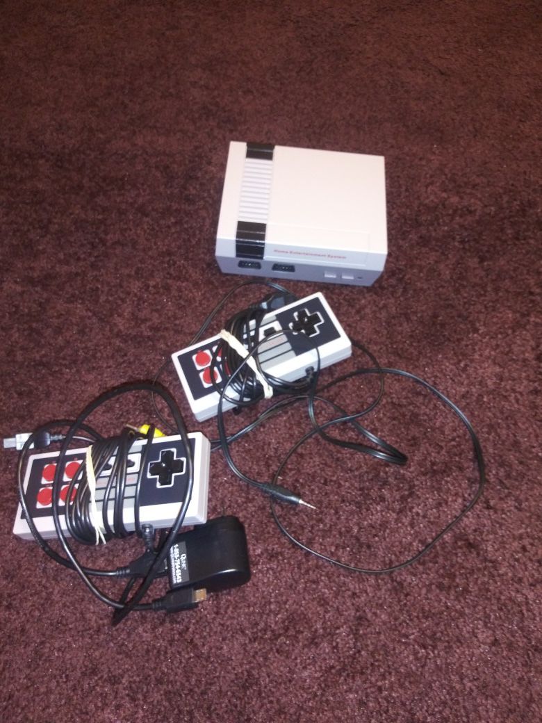 Nintendo classic. Has over 520 games . comes with 2 controllers also
