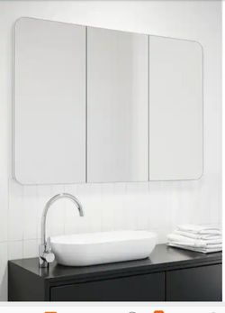 Glass WarehouseEzri 48 in. W x 32 in. H x 4.75 in. D White Recessed Medicine Cabinet with Mirror