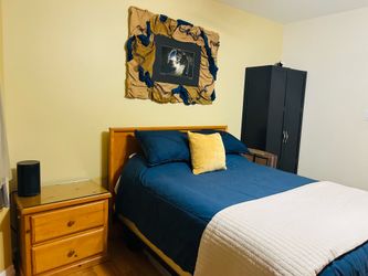 SOLID WOOD 3-Piece Full Bedroom Set (Pine)