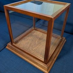 Very Nice Glass Display Box