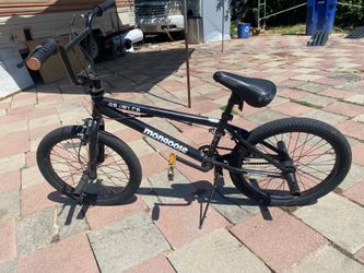 Black bike ready to ride!