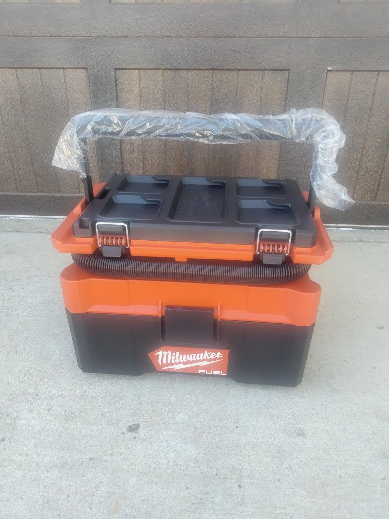 Milwaukee M18 Fuel Vacuum Pack Out Tool Only New 