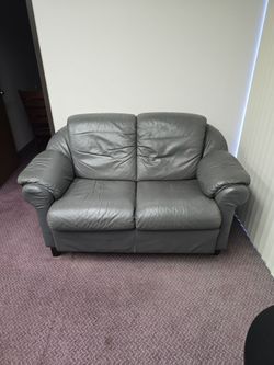 FREE, 2 seat couch.