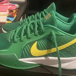 Sabrina 2 “Oregon Ducks” – Size 8 – Brand New