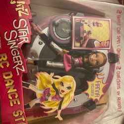 Bratz Mint Condition Singer Doll With Stage Included Never Open 