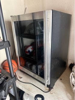 Mini fridge
