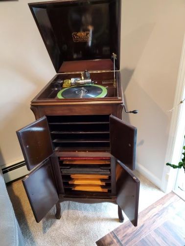 Vintage Victrola Talking Machine