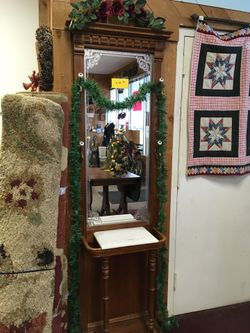 Hall tree