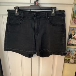 Women’s Black Stretch Jeans Shorts (size L)