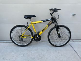 Magna Great Divide Mountain Bike Mid-Size 18 speed