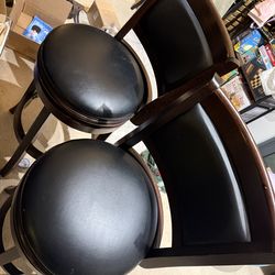 Swivel barstools