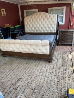 King bed 🛌 $230