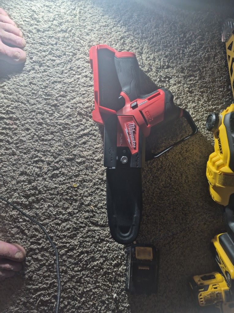 Milwaukee 2527-20