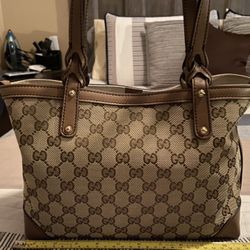 💯 Authentic Gucci Tote With Pouch Insert 