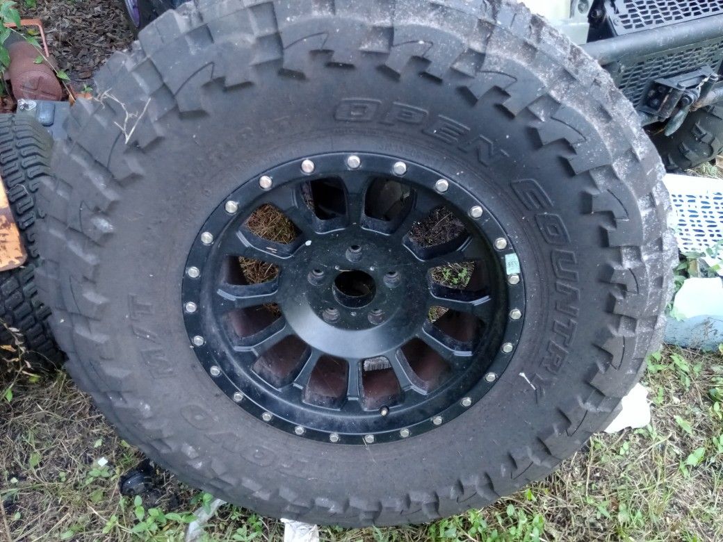 Tire Open Country Toyo MT 37. 13.50 R 18 FOR SALE
